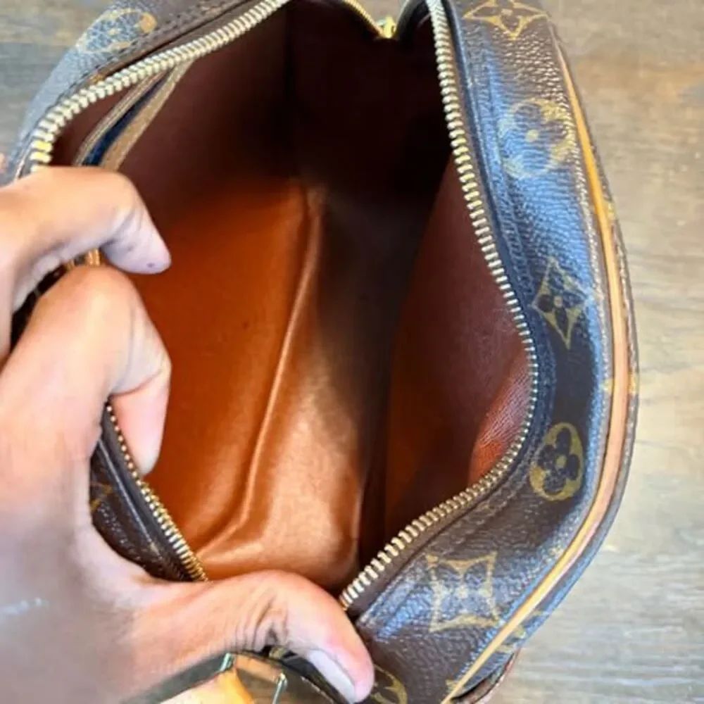 ✨Classic LV Louis Vuitton Monogram Crossbody ✨ - Picture 9 of 10